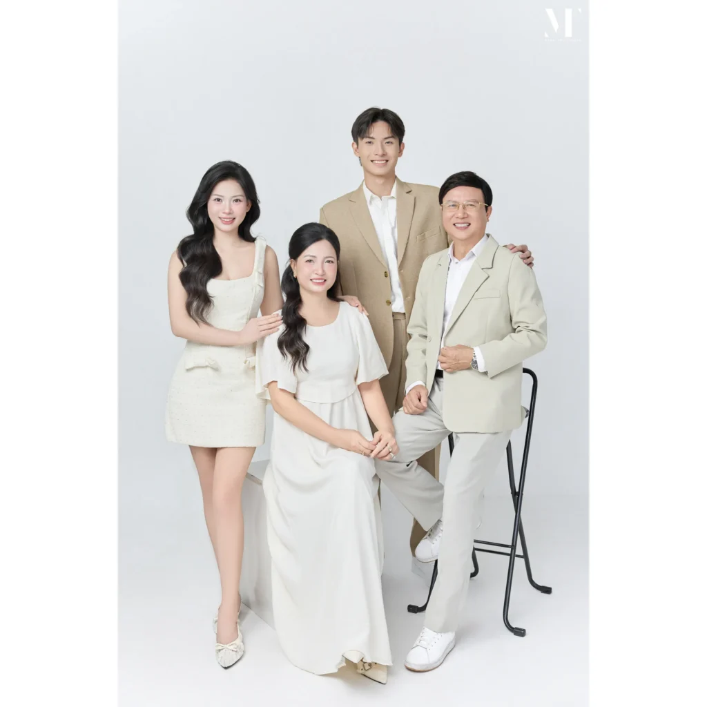 chụp ảnh gia đình tone be - ảnh 1